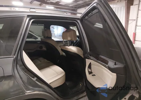 2011 BMW X5 xDrive35D z USA, uszkodzony, nr VIN 5UXZW0C51BL658908